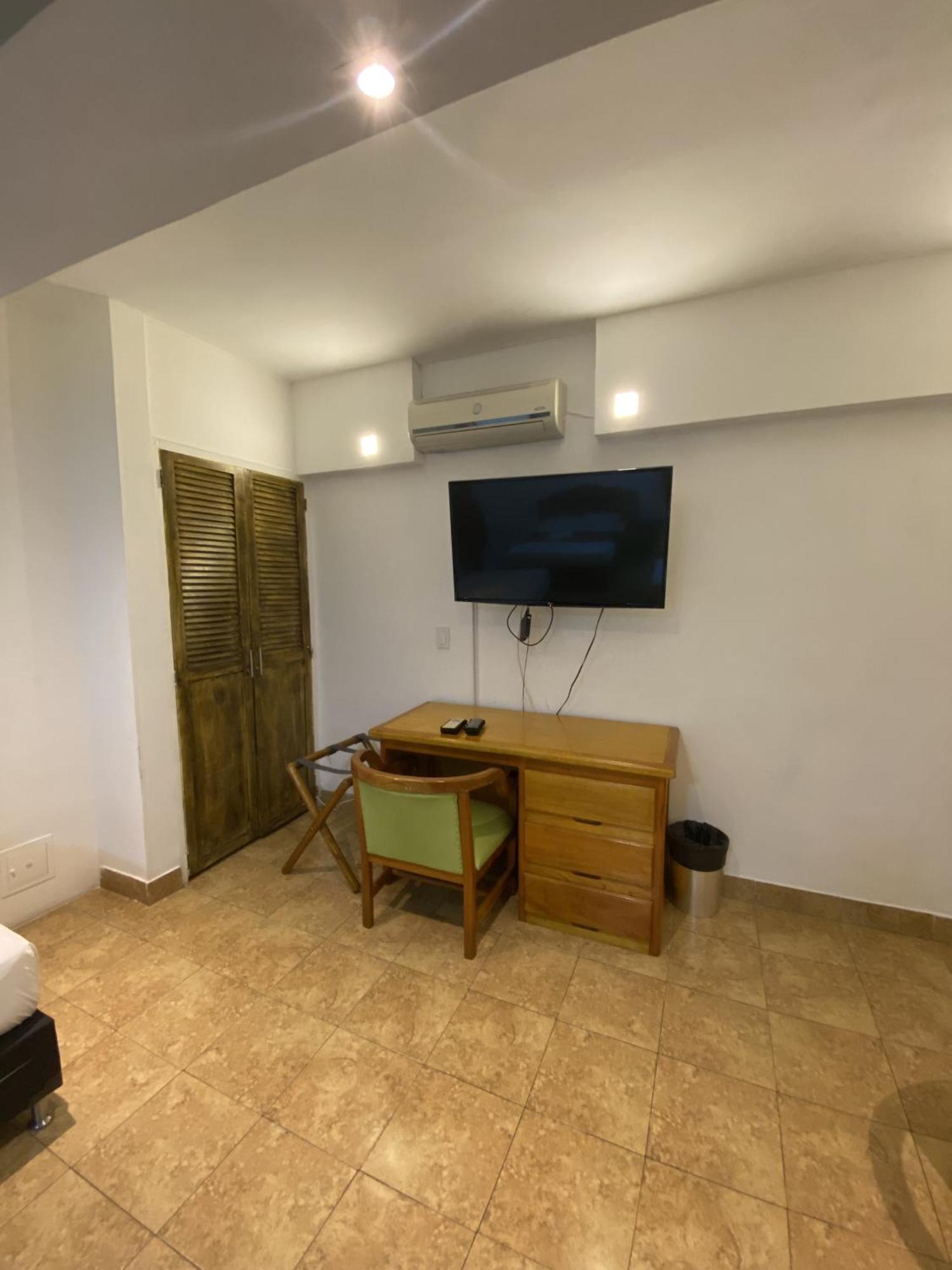 Hotel Laureles 70 3*