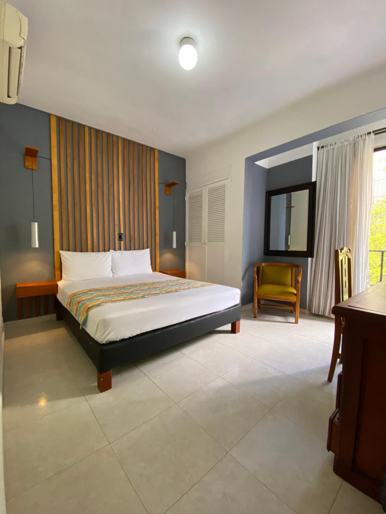 Hotel Laureles 70 3*